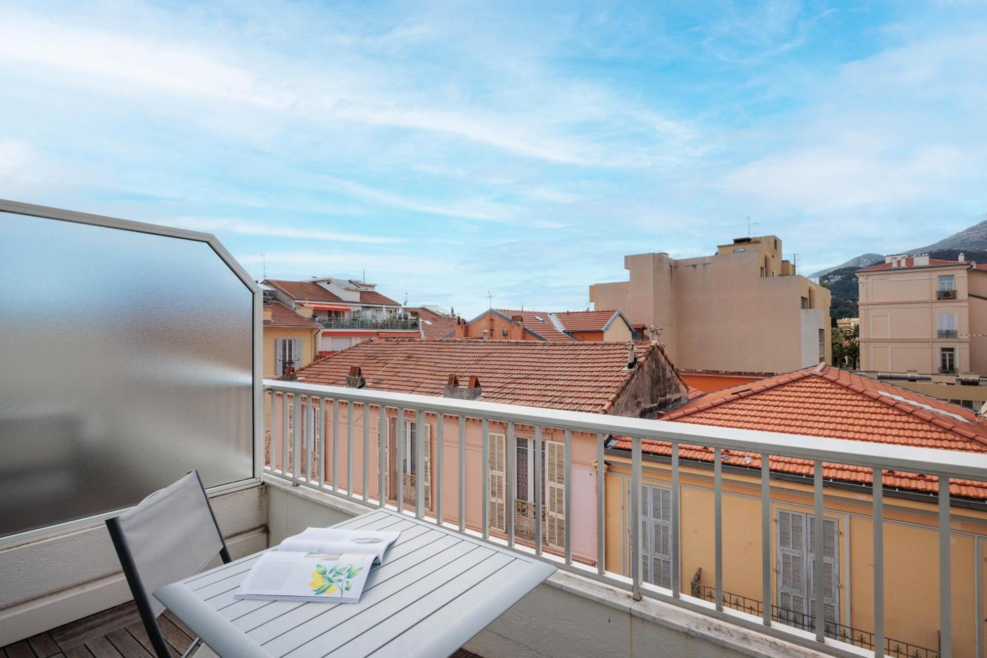 Ibis Styles Menton Centre Hotel Bagian luar foto