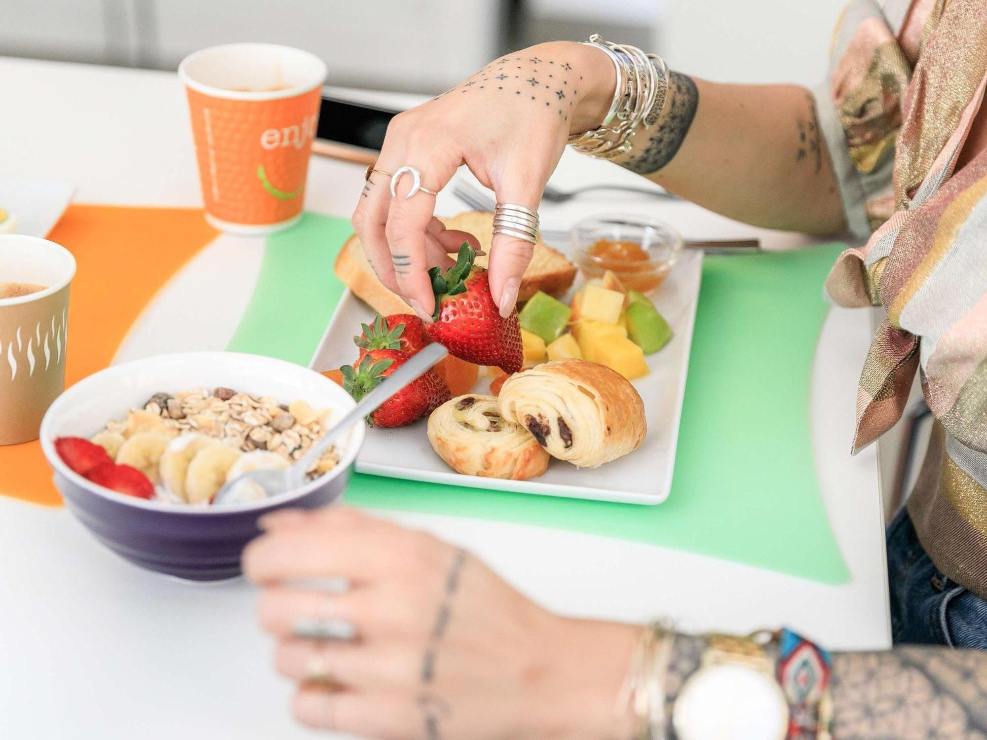 Ibis Styles Menton Centre Hotel Bagian luar foto